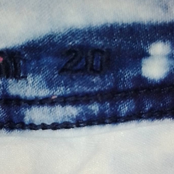 "Acid Washed" Denim - Picture 3 of 6